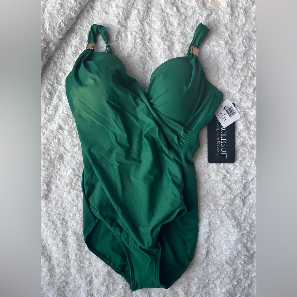 NWT! Miraclesuite One-Piece in Green-Size 14